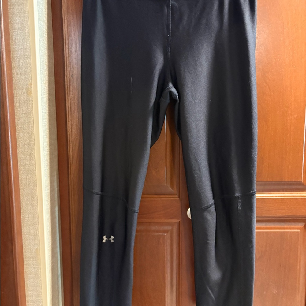 Under Armour Black Mid-Rise Performance Leggings